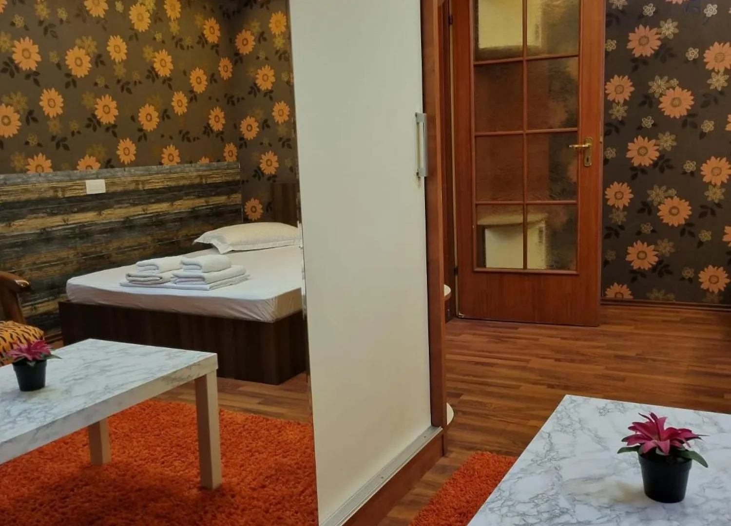 My House - Ultracentral Romana Square Near Old Town Bucharest Apartment